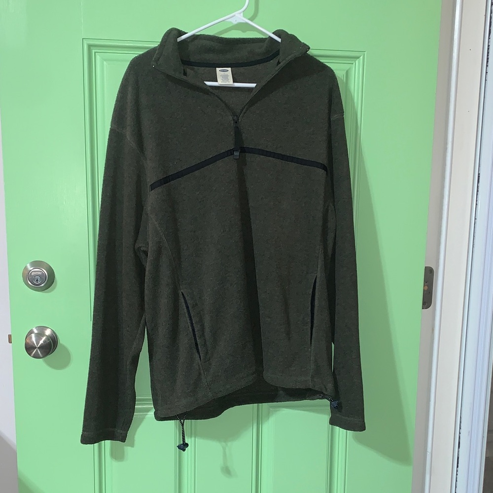 Men’s Old Navy Pullover - Men’s size Large